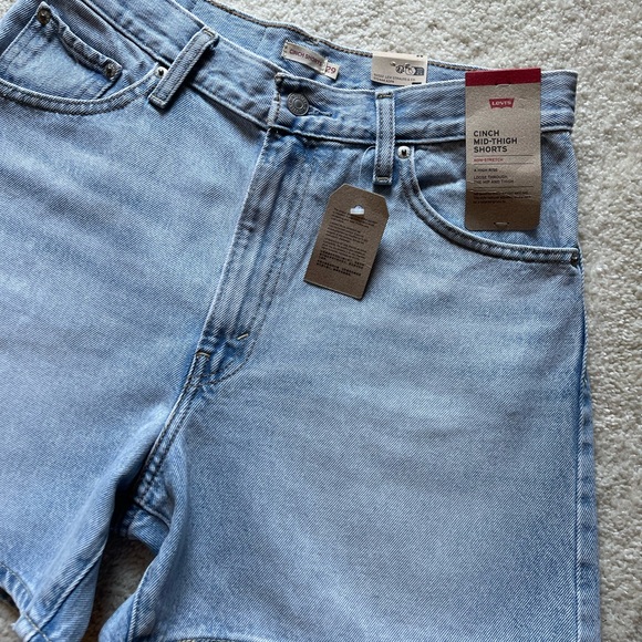 NWT Levi's Cinch High Rise Denim Shorts Size 29 - Picture 2 of 11